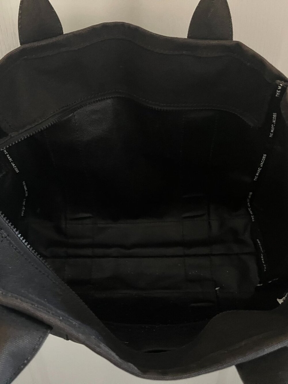 Marc Jacobs The Tote Bag - Picture 7 of 8